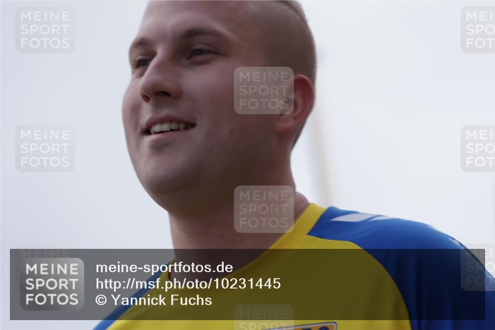 06.09.2026 - CURREX Alsterlauf Yannick Fuchs http://msf.ph/oto/10231445 06.09.2026 11:57:13 Ziel 1067, 1228, 1229, 1345, 1346, 8138 meine-sportfotos.de