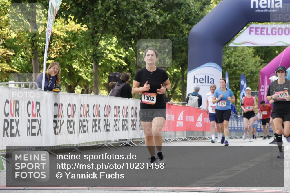 06.09.2026 - CURREX Alsterlauf Yannick Fuchs http://msf.ph/oto/10231458 06.09.2026 11:57:25 Ziel 1129, 1154, 1302 meine-sportfotos.de