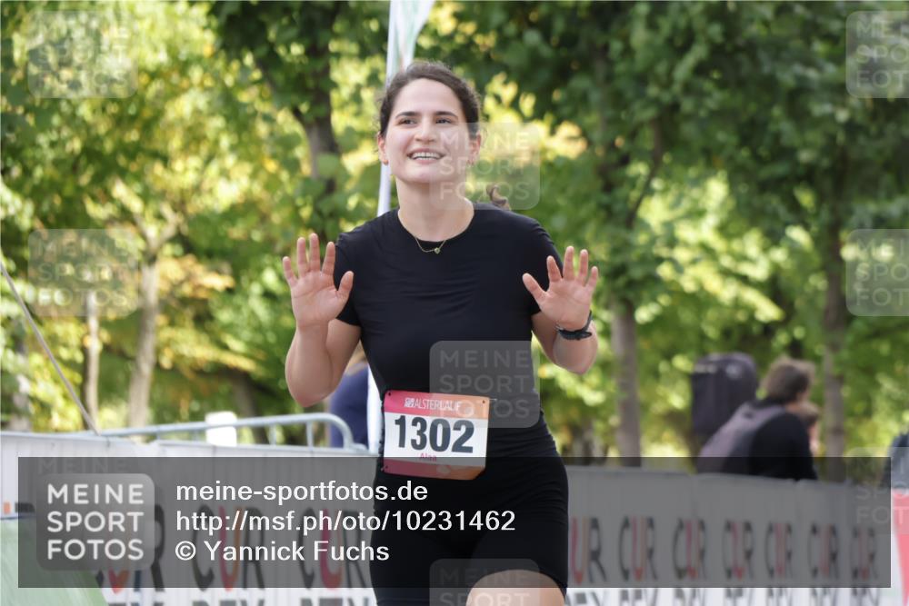 06.09.2026 - CURREX Alsterlauf Yannick Fuchs http://msf.ph/oto/10231462 06.09.2026 11:57:27 Ziel 1129, 1154, 1193, 1302 meine-sportfotos.de