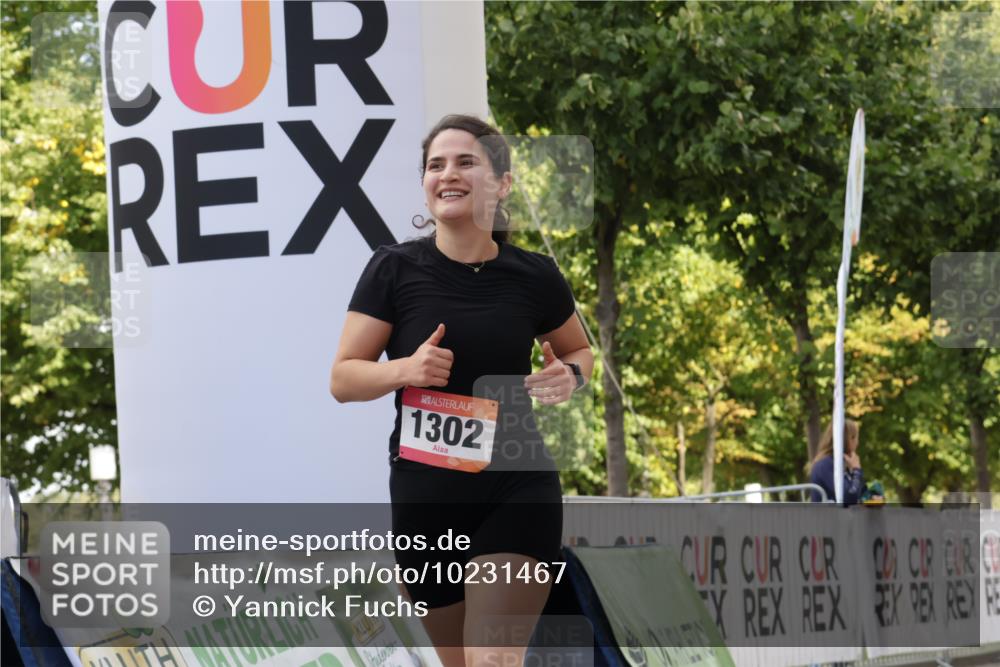 06.09.2026 - CURREX Alsterlauf Yannick Fuchs http://msf.ph/oto/10231467 06.09.2026 11:57:29 Ziel 1154, 1174, 1193, 1302 meine-sportfotos.de