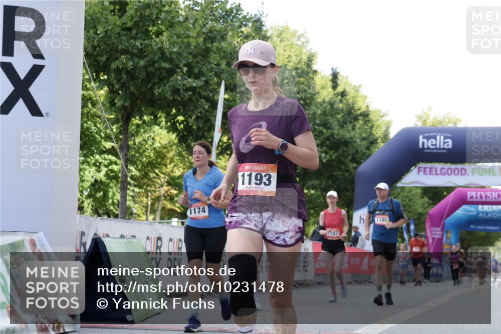 06.09.2026 - CURREX Alsterlauf Yannick Fuchs http://msf.ph/oto/10231478 06.09.2026 11:57:33 Ziel 1154, 1174, 1187, 1188, 1193, 1302, 2484 meine-sportfotos.de