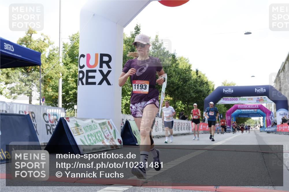 06.09.2026 - CURREX Alsterlauf Yannick Fuchs http://msf.ph/oto/10231481 06.09.2026 11:57:34 Ziel 1154, 1174, 1187, 1188, 1193, 1302, 2484 meine-sportfotos.de