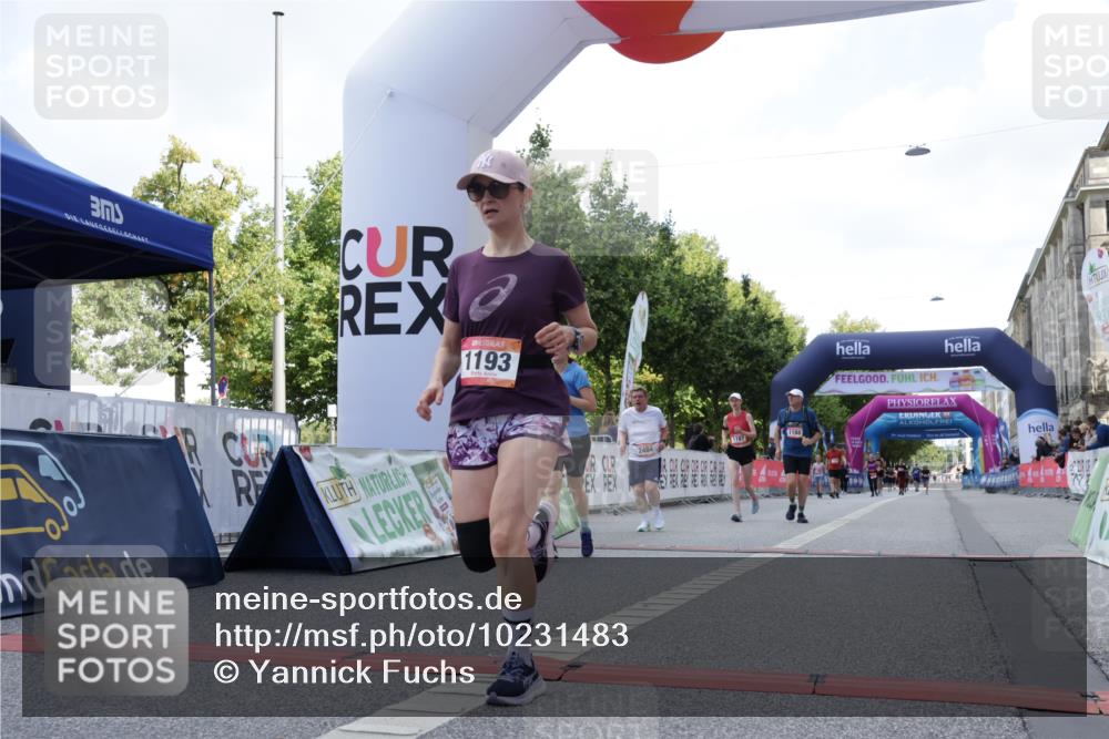 06.09.2026 - CURREX Alsterlauf Yannick Fuchs http://msf.ph/oto/10231483 06.09.2026 11:57:34 Ziel 1154, 1174, 1187, 1188, 1193, 1302, 2484 meine-sportfotos.de