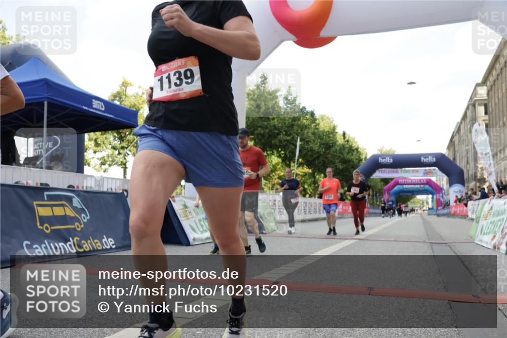 06.09.2026 - CURREX Alsterlauf Yannick Fuchs http://msf.ph/oto/10231520 06.09.2026 11:57:53 Ziel 1036, 1075, 1084, 1139, 1159, 1160, 1241, 1246, 8090 meine-sportfotos.de