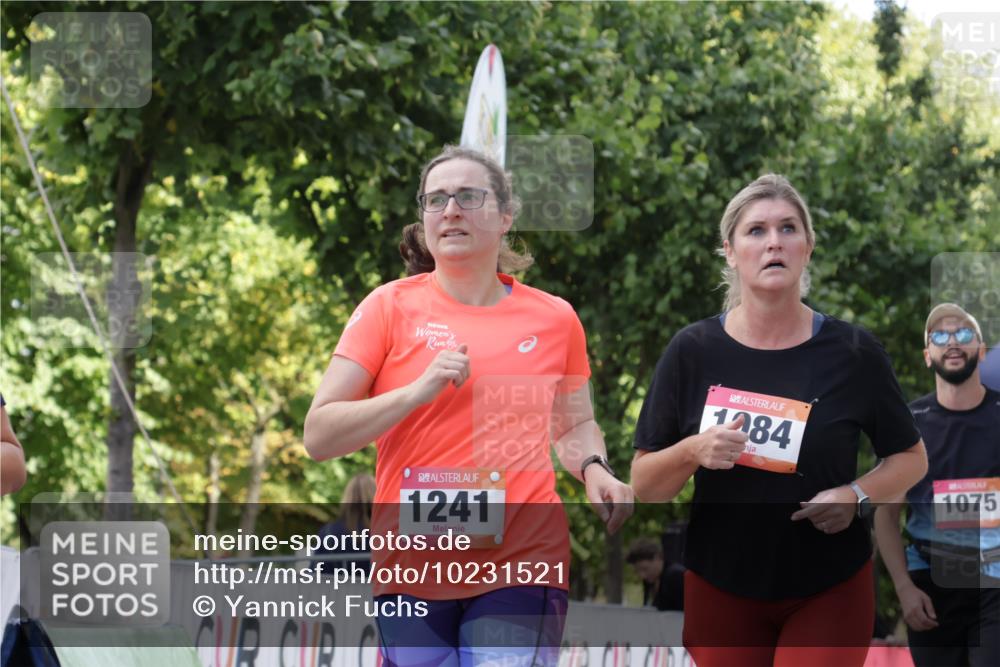 06.09.2026 - CURREX Alsterlauf Yannick Fuchs http://msf.ph/oto/10231521 06.09.2026 11:57:54 Ziel 1036, 1075, 1084, 1139, 1159, 1160, 1241, 1246, 8090 meine-sportfotos.de