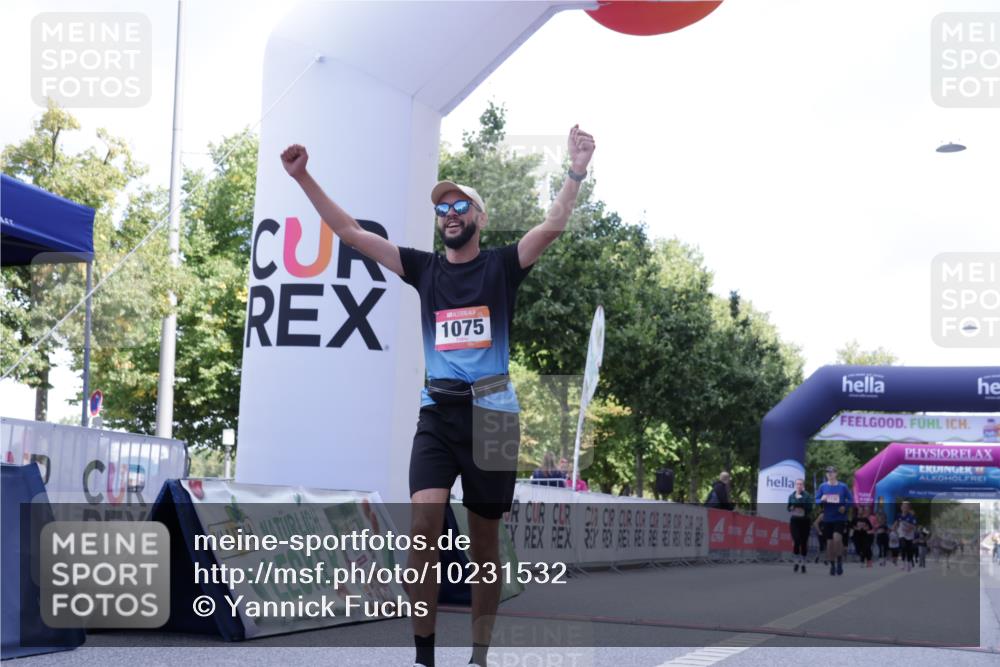 06.09.2026 - CURREX Alsterlauf Yannick Fuchs http://msf.ph/oto/10231532 06.09.2026 11:57:59 Ziel 1036, 1075, 1084, 1241 meine-sportfotos.de