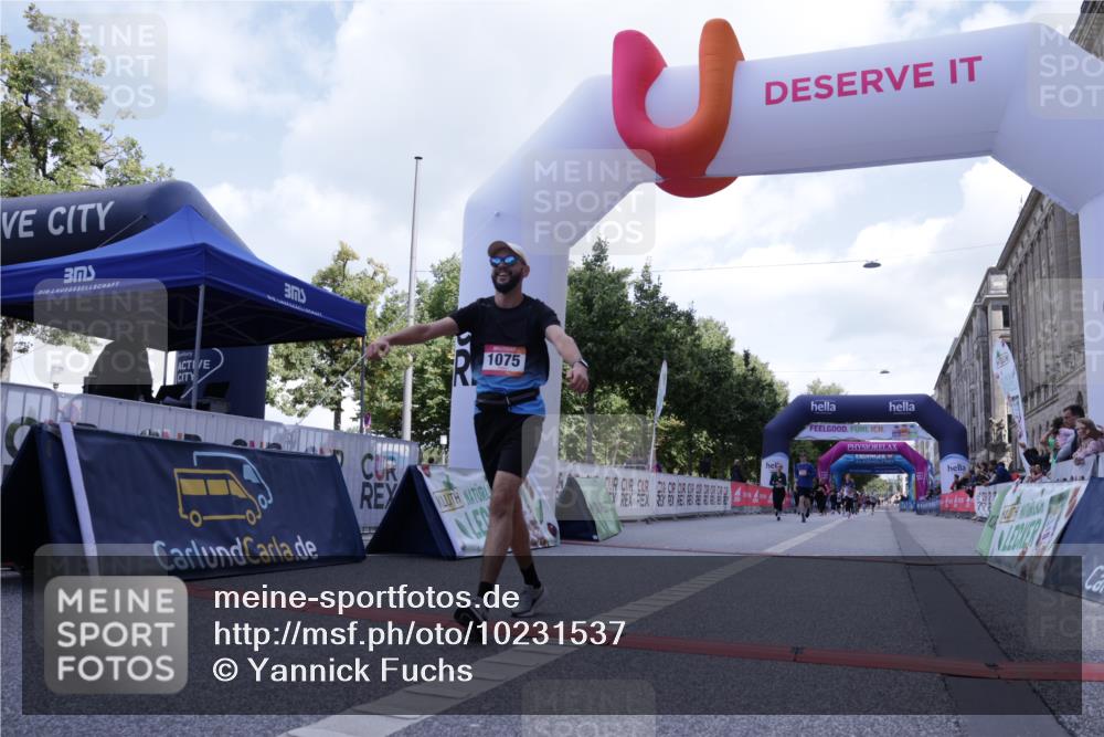 06.09.2026 - CURREX Alsterlauf Yannick Fuchs http://msf.ph/oto/10231537 06.09.2026 11:57:59 Ziel 1036, 1075, 1084, 1241 meine-sportfotos.de