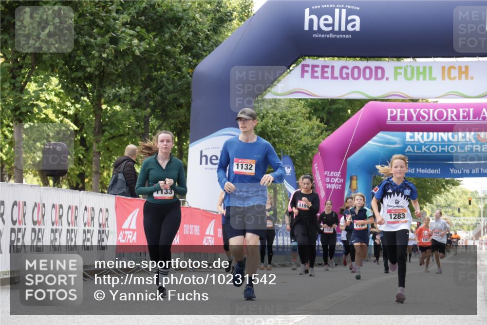 06.09.2026 - CURREX Alsterlauf Yannick Fuchs http://msf.ph/oto/10231542 06.09.2026 11:58:02 Ziel 1075, 1283 meine-sportfotos.de