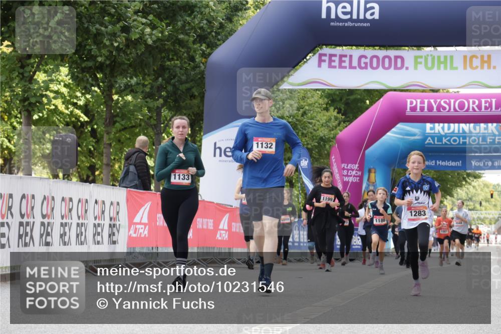 06.09.2026 - CURREX Alsterlauf Yannick Fuchs http://msf.ph/oto/10231546 06.09.2026 11:58:01 Ziel 1036, 1075, 1084, 1241, 1283 meine-sportfotos.de