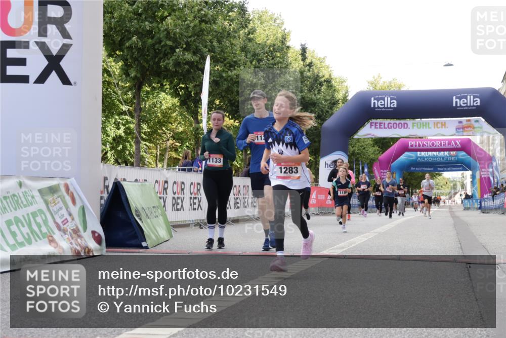 06.09.2026 - CURREX Alsterlauf Yannick Fuchs http://msf.ph/oto/10231549 06.09.2026 11:58:06 Ziel 1180, 1186, 1199, 1283, 8048, 8300 meine-sportfotos.de