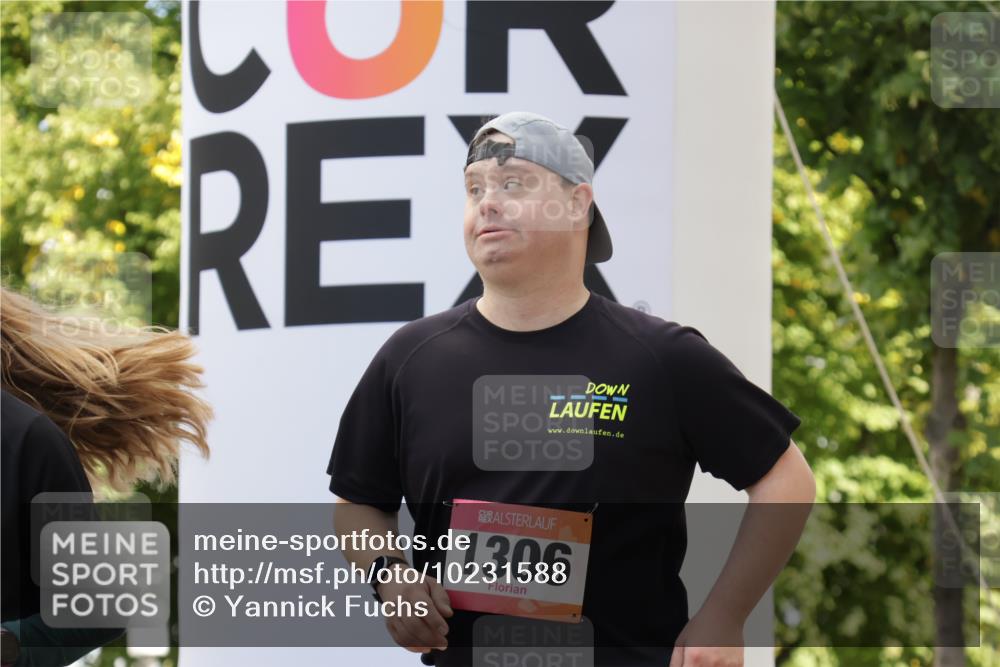 06.09.2026 - CURREX Alsterlauf Yannick Fuchs http://msf.ph/oto/10231588 06.09.2026 11:58:26 Ziel 1158, 1306, 8016 meine-sportfotos.de