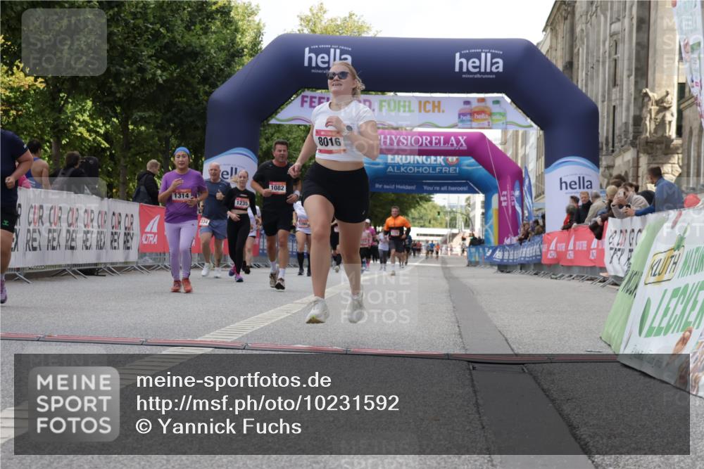 06.09.2026 - CURREX Alsterlauf Yannick Fuchs http://msf.ph/oto/10231592 06.09.2026 11:58:30 Ziel 1082, 1182, 1306, 1314, 8016 meine-sportfotos.de