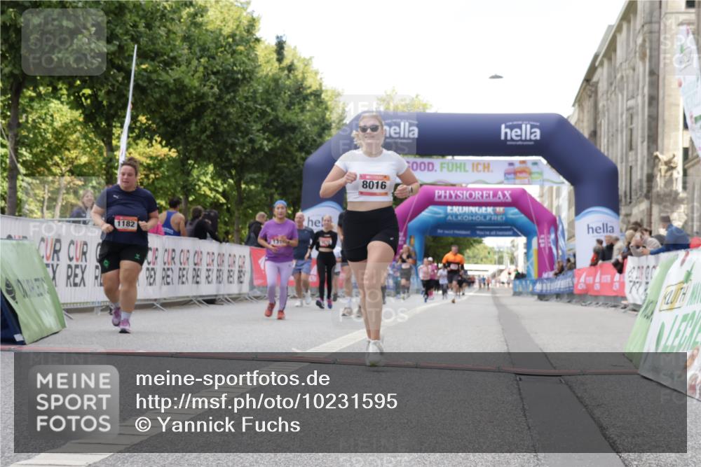 06.09.2026 - CURREX Alsterlauf Yannick Fuchs http://msf.ph/oto/10231595 06.09.2026 11:58:30 Ziel 1082, 1182, 1306, 1314, 8016 meine-sportfotos.de