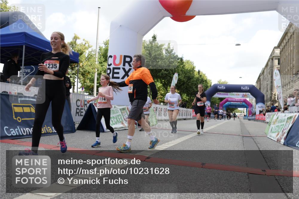06.09.2026 - CURREX Alsterlauf Yannick Fuchs http://msf.ph/oto/10231628 06.09.2026 11:58:40 Ziel 1001, 1082, 1089, 1090, 1114, 1115, 1202, 1235, 1314, 1334 meine-sportfotos.de