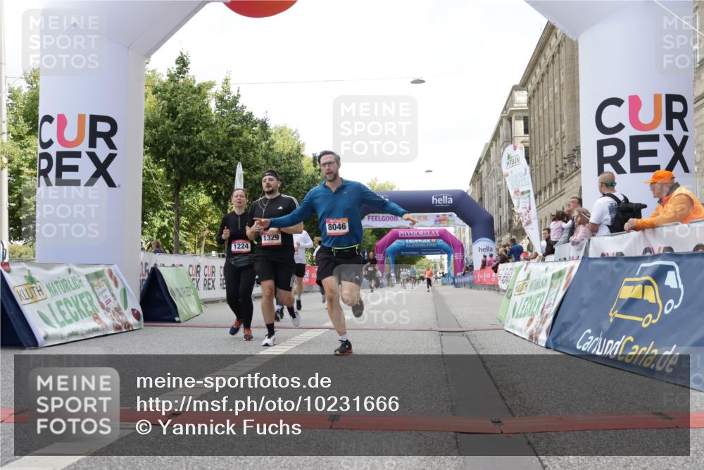 06.09.2026 - CURREX Alsterlauf Yannick Fuchs http://msf.ph/oto/10231666 06.09.2026 11:58:53 Ziel 1224, 1301, 1329, 1347, 4444, 8046, 8137 meine-sportfotos.de