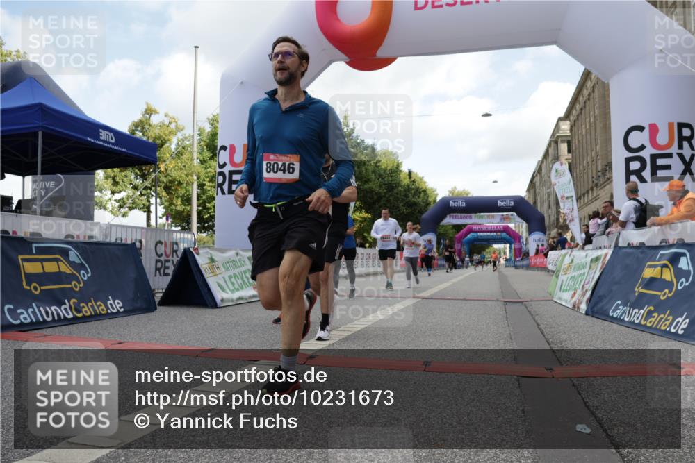 06.09.2026 - CURREX Alsterlauf Yannick Fuchs http://msf.ph/oto/10231673 06.09.2026 11:58:54 Ziel 1224, 1301, 1329, 1347, 4444, 8046 meine-sportfotos.de
