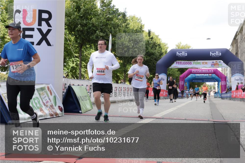 06.09.2026 - CURREX Alsterlauf Yannick Fuchs http://msf.ph/oto/10231677 06.09.2026 11:58:56 Ziel 1111, 1224, 1301, 1327, 1329, 4444, 8046 meine-sportfotos.de