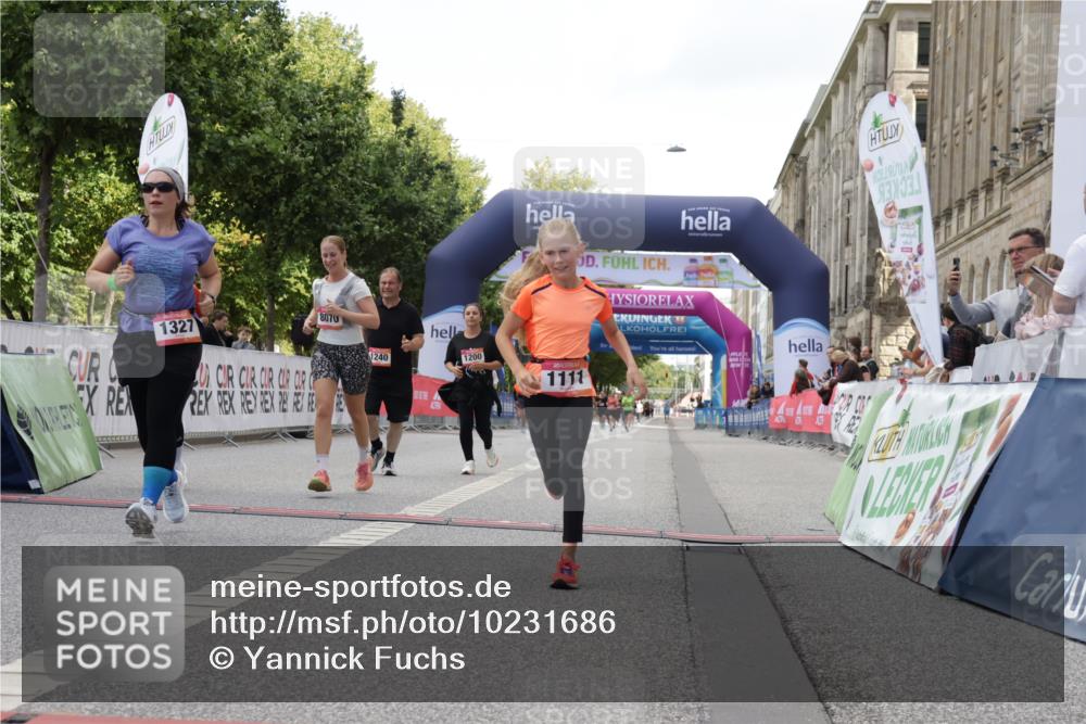 06.09.2026 - CURREX Alsterlauf Yannick Fuchs http://msf.ph/oto/10231686 06.09.2026 11:59:00 Ziel 1111, 1130, 1200, 1224, 1240, 1301, 1327, 1333, 4444, 8046, 8070 meine-sportfotos.de