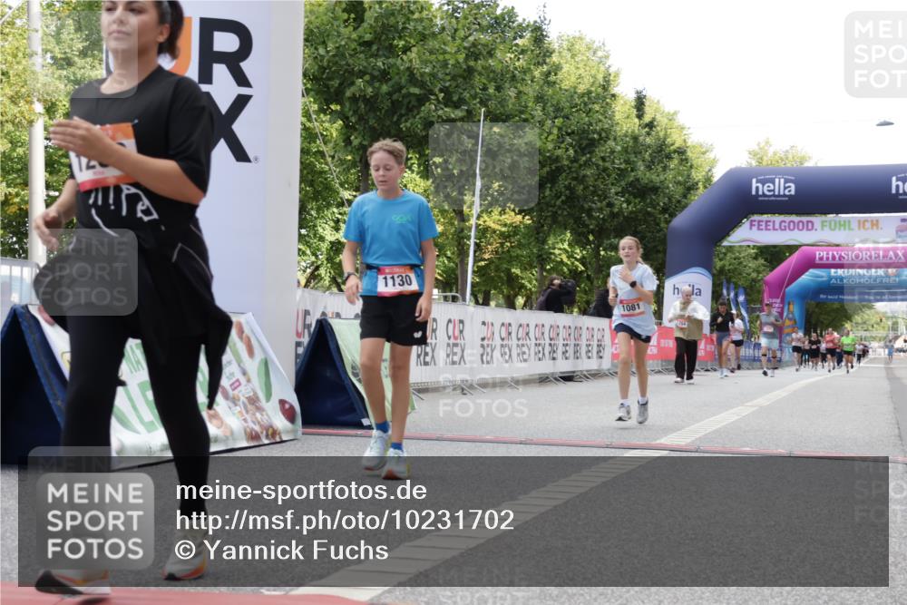 06.09.2026 - CURREX Alsterlauf Yannick Fuchs http://msf.ph/oto/10231702 06.09.2026 11:59:06 Ziel 1081, 1111, 1130, 1200, 1240, 1327, 1333, 8070 meine-sportfotos.de