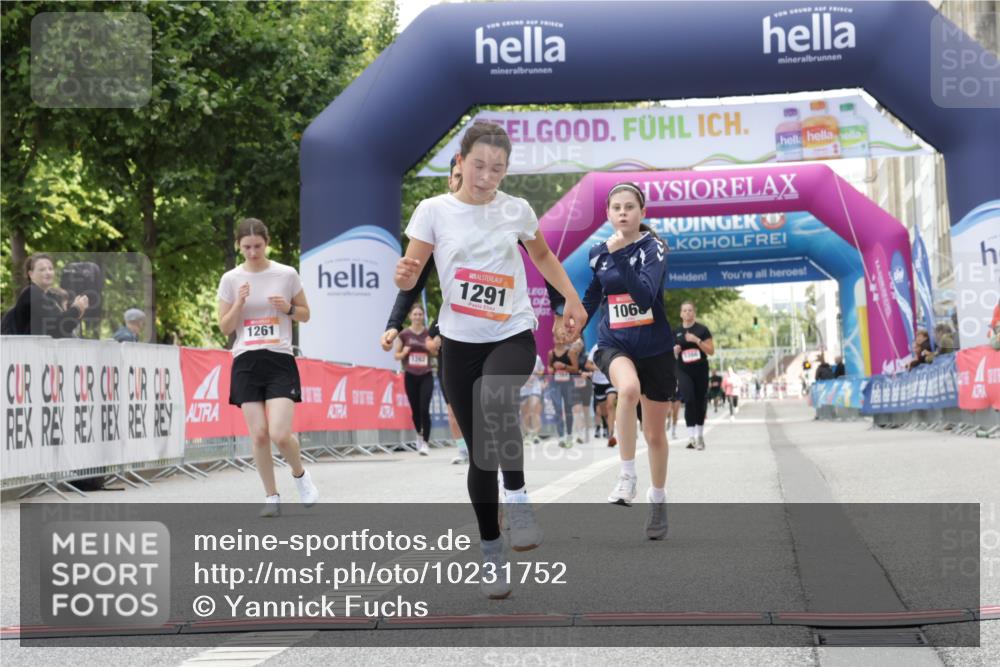 06.09.2026 - CURREX Alsterlauf Yannick Fuchs http://msf.ph/oto/10231752 06.09.2026 11:59:25 Ziel 1037, 1038, 1068, 1069, 1173, 1261, 1291, 1330 meine-sportfotos.de