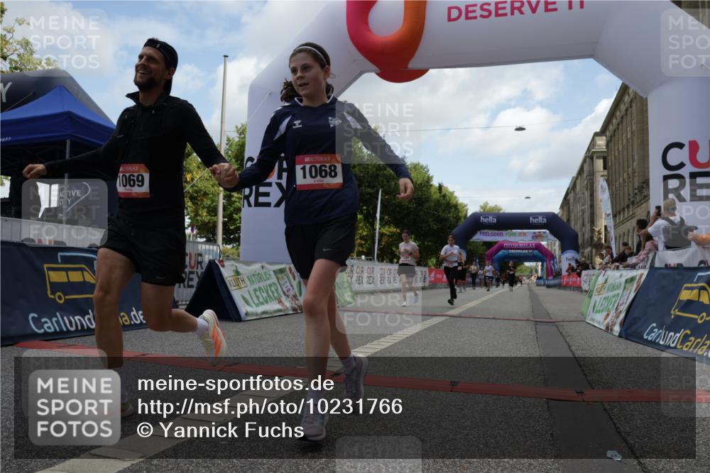 06.09.2026 - CURREX Alsterlauf Yannick Fuchs http://msf.ph/oto/10231766 06.09.2026 11:59:28 Ziel 1018, 1038, 1068, 1069, 1173, 1261, 1291 meine-sportfotos.de