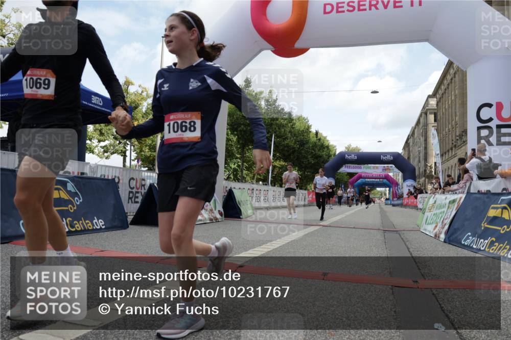 06.09.2026 - CURREX Alsterlauf Yannick Fuchs http://msf.ph/oto/10231767 06.09.2026 11:59:28 Ziel 1018, 1038, 1068, 1069, 1173, 1261, 1291 meine-sportfotos.de
