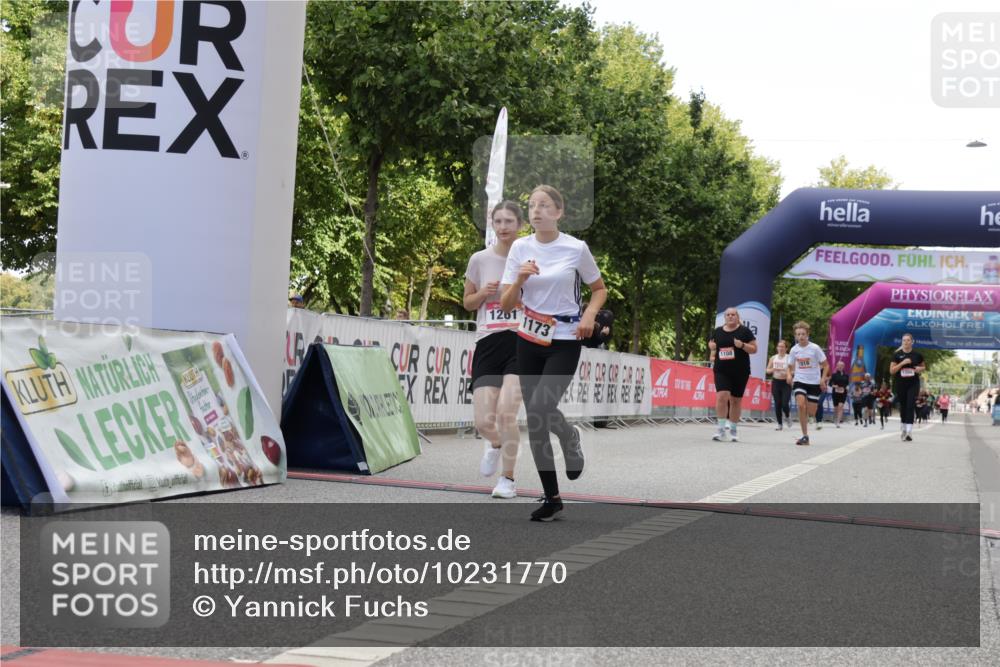 06.09.2026 - CURREX Alsterlauf Yannick Fuchs http://msf.ph/oto/10231770 06.09.2026 11:59:29 Ziel 1018, 1068, 1069, 1173, 1261, 1291 meine-sportfotos.de