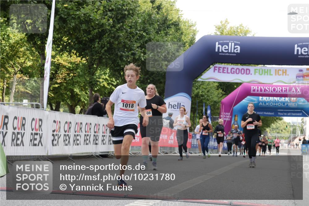 06.09.2026 - CURREX Alsterlauf Yannick Fuchs http://msf.ph/oto/10231780 06.09.2026 11:59:31 Ziel 1018, 1068, 1069, 1108, 1173, 1261, 1291 meine-sportfotos.de