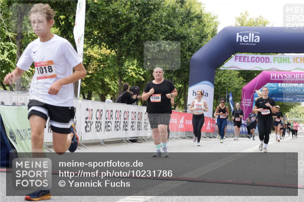 06.09.2026 - CURREX Alsterlauf Yannick Fuchs http://msf.ph/oto/10231786 06.09.2026 11:59:32 Ziel 1018, 1068, 1069, 1108, 1173, 1261, 1291 meine-sportfotos.de