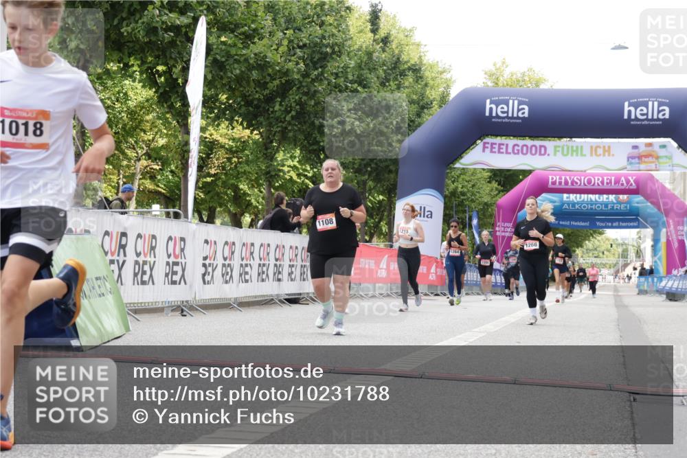 06.09.2026 - CURREX Alsterlauf Yannick Fuchs http://msf.ph/oto/10231788 06.09.2026 11:59:33 Ziel 1018, 1068, 1069, 1108, 1173, 1261, 1262, 1266 meine-sportfotos.de