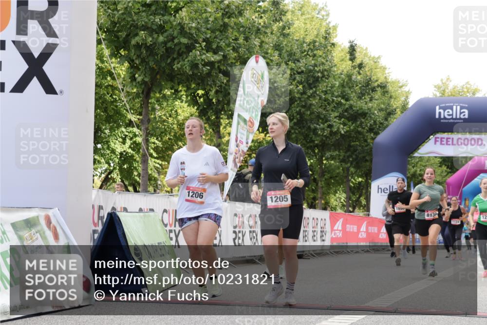 06.09.2026 - CURREX Alsterlauf Yannick Fuchs http://msf.ph/oto/10231821 06.09.2026 11:59:46 Ziel 1006, 1098, 1120, 1205, 1206, 1215, 1275, 8139 meine-sportfotos.de