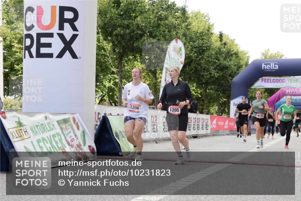 06.09.2026 - CURREX Alsterlauf Yannick Fuchs http://msf.ph/oto/10231823 06.09.2026 11:59:46 Ziel 1006, 1098, 1120, 1205, 1206, 1215, 1275, 8139 meine-sportfotos.de