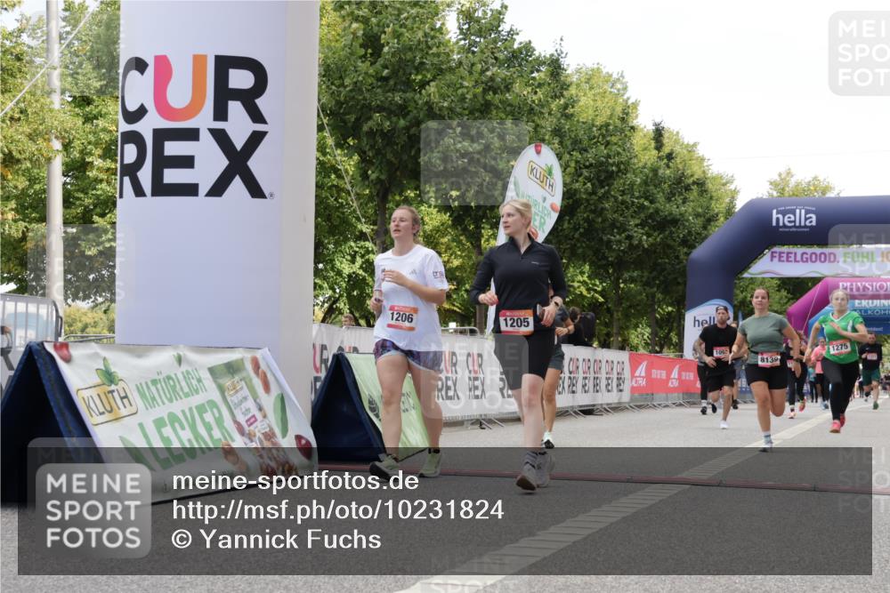 06.09.2026 - CURREX Alsterlauf Yannick Fuchs http://msf.ph/oto/10231824 06.09.2026 11:59:46 Ziel 1006, 1098, 1120, 1205, 1206, 1215, 1275, 8139 meine-sportfotos.de