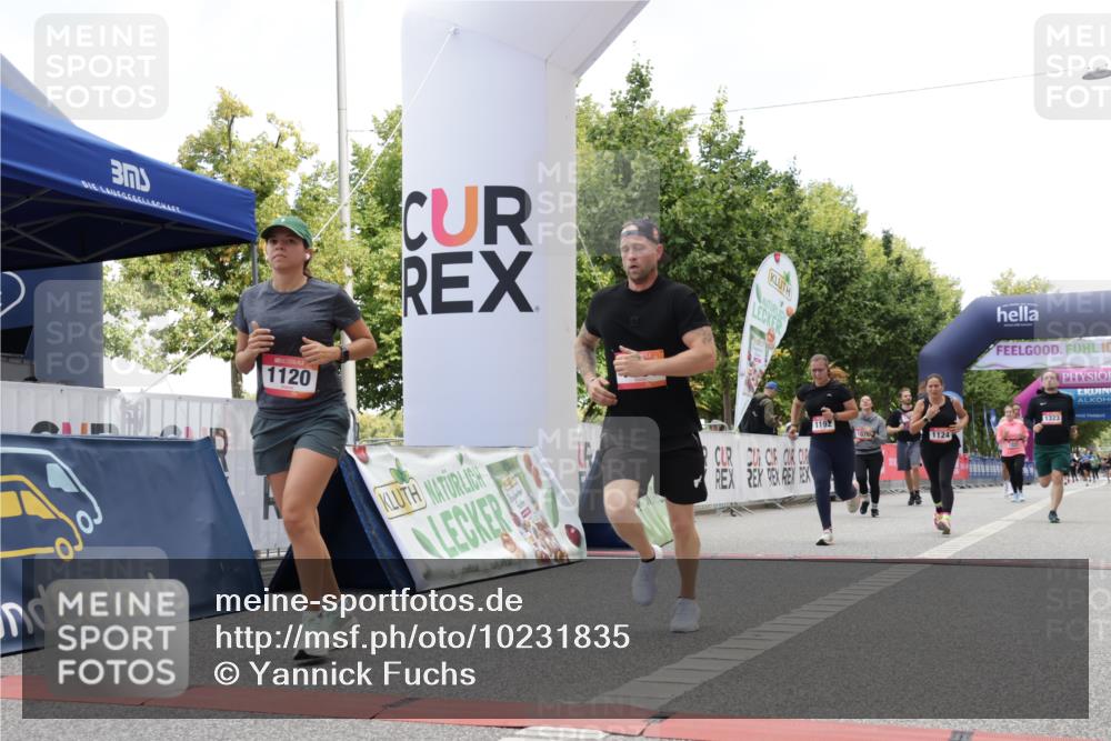 06.09.2026 - CURREX Alsterlauf Yannick Fuchs http://msf.ph/oto/10231835 06.09.2026 11:59:51 Ziel 1076, 1098, 1120, 1124, 1192, 1205, 1206, 1247, 1275, 1323, 1340, 8139 meine-sportfotos.de