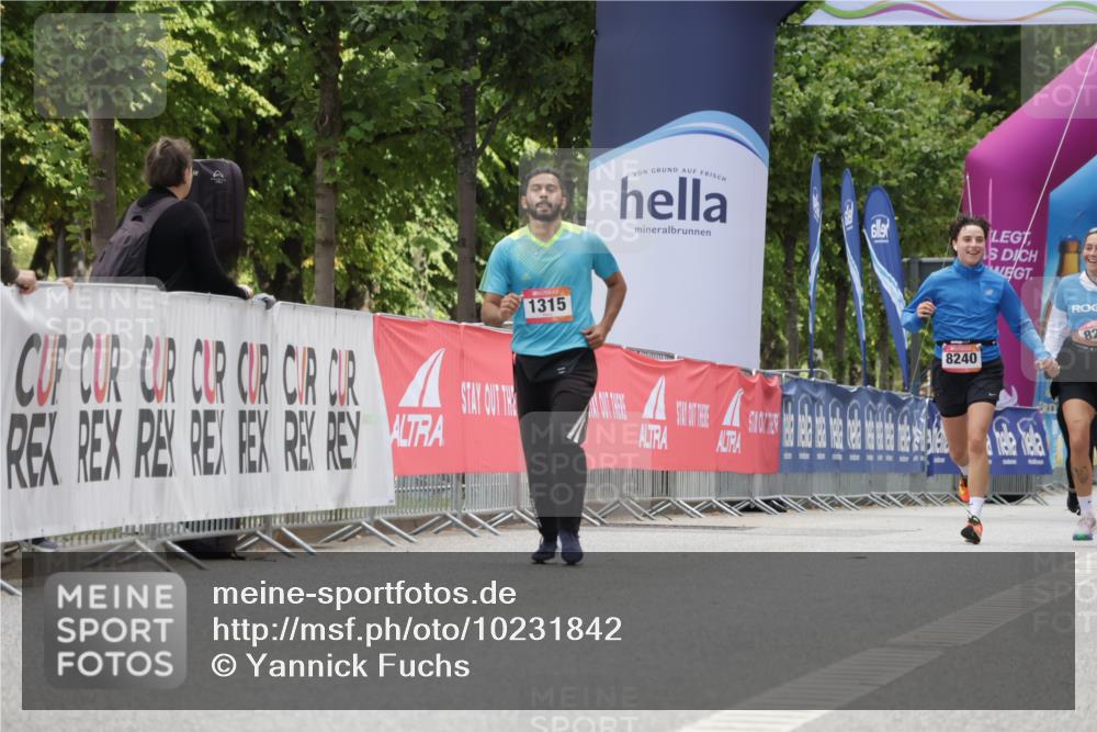 06.09.2026 - CURREX Alsterlauf Yannick Fuchs http://msf.ph/oto/10231842 06.09.2026 12:00:03 Ziel 1223, 1247, 1289, 1340 meine-sportfotos.de