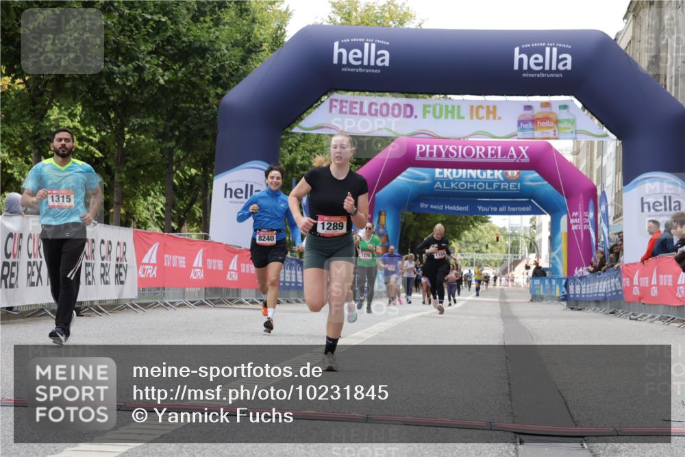 06.09.2026 - CURREX Alsterlauf Yannick Fuchs http://msf.ph/oto/10231845 06.09.2026 12:00:06 Ziel 1104, 1289, 1315, 8239, 8240 meine-sportfotos.de