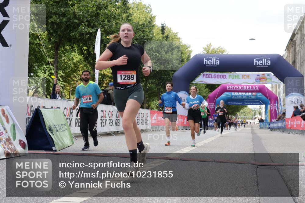 06.09.2026 - CURREX Alsterlauf Yannick Fuchs http://msf.ph/oto/10231855 06.09.2026 12:00:08 Ziel 1104, 1276, 1289, 1315, 8239, 8240 meine-sportfotos.de