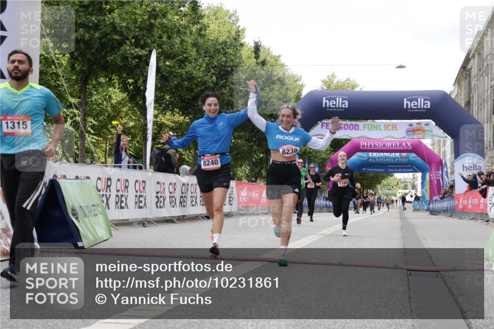06.09.2026 - CURREX Alsterlauf Yannick Fuchs http://msf.ph/oto/10231861 06.09.2026 12:00:09 Ziel 1104, 1276, 1289, 1315, 1322, 8239, 8240 meine-sportfotos.de