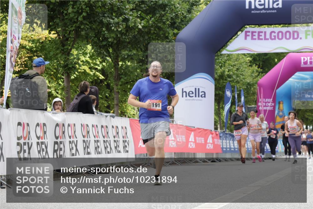 06.09.2026 - CURREX Alsterlauf Yannick Fuchs http://msf.ph/oto/10231894 06.09.2026 12:00:19 Ziel 1191, 1276, 1322 meine-sportfotos.de