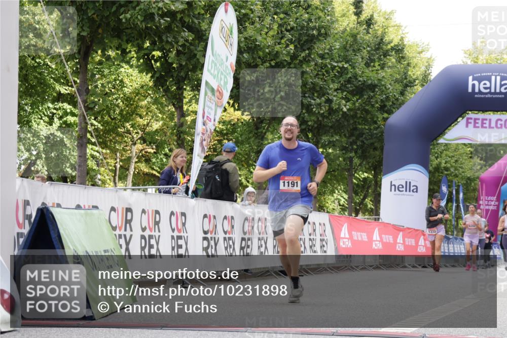 06.09.2026 - CURREX Alsterlauf Yannick Fuchs http://msf.ph/oto/10231898 06.09.2026 12:00:20 Ziel 1191, 1276, 1322 meine-sportfotos.de