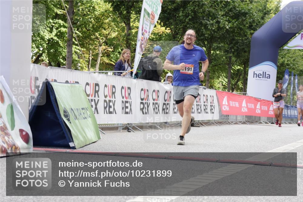 06.09.2026 - CURREX Alsterlauf Yannick Fuchs http://msf.ph/oto/10231899 06.09.2026 12:00:20 Ziel 1191, 1276, 1322 meine-sportfotos.de