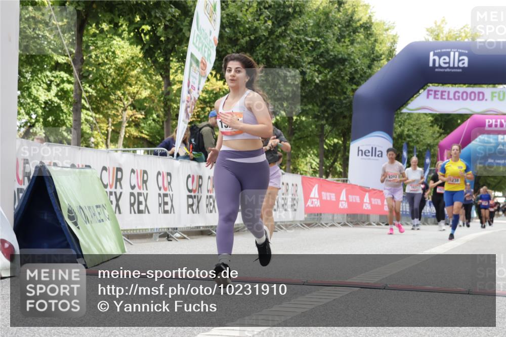 06.09.2026 - CURREX Alsterlauf Yannick Fuchs http://msf.ph/oto/10231910 06.09.2026 12:00:26 Ziel 1191, 1238, 1325, 1332 meine-sportfotos.de
