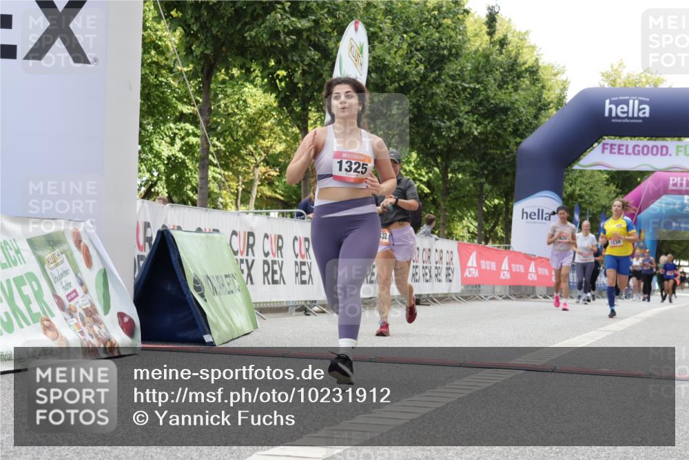 06.09.2026 - CURREX Alsterlauf Yannick Fuchs http://msf.ph/oto/10231912 06.09.2026 12:00:26 Ziel 1191, 1238, 1325, 1332 meine-sportfotos.de