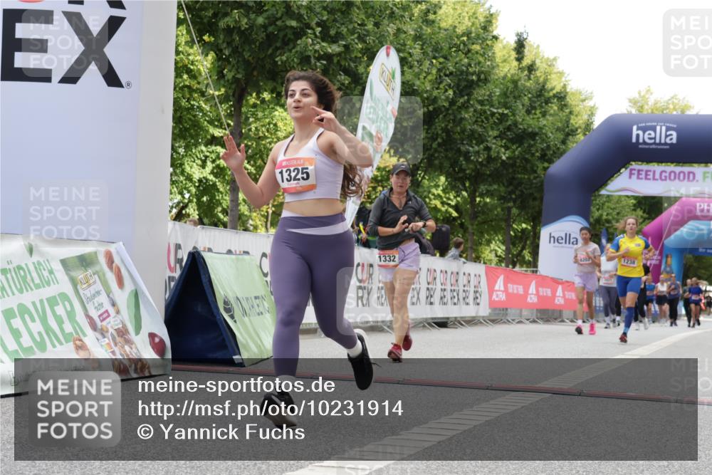 06.09.2026 - CURREX Alsterlauf Yannick Fuchs http://msf.ph/oto/10231914 06.09.2026 12:00:27 Ziel 1191, 1238, 1325, 1332 meine-sportfotos.de