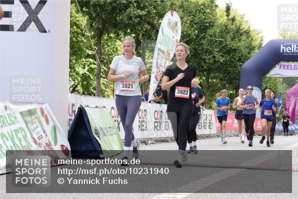 06.09.2026 - CURREX Alsterlauf Yannick Fuchs http://msf.ph/oto/10231940 06.09.2026 12:00:37 Ziel 1061, 1185, 1222, 1231, 1238, 1260, 1272, 3821, 3822, 8202 meine-sportfotos.de