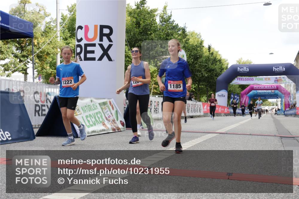 06.09.2026 - CURREX Alsterlauf Yannick Fuchs http://msf.ph/oto/10231955 06.09.2026 12:00:42 Ziel 1013, 1061, 1185, 1222, 1231, 1260, 1272, 1280, 3821, 3822 meine-sportfotos.de