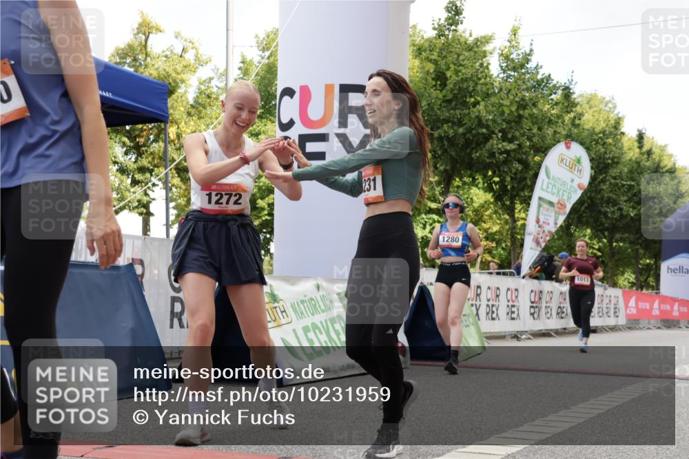 06.09.2026 - CURREX Alsterlauf Yannick Fuchs http://msf.ph/oto/10231959 06.09.2026 12:00:45 Ziel 1013, 1061, 1097, 1185, 1222, 1231, 1260, 1272, 1280, 3821, 3822 meine-sportfotos.de