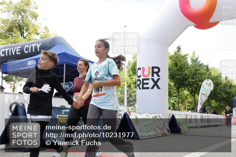 06.09.2026 - CURREX Alsterlauf Yannick Fuchs http://msf.ph/oto/10231977 06.09.2026 12:00:51 Ziel 1013, 1097, 1280 meine-sportfotos.de