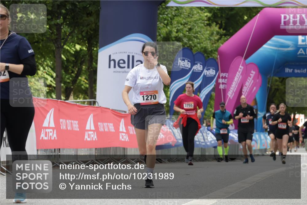 06.09.2026 - CURREX Alsterlauf Yannick Fuchs http://msf.ph/oto/10231989 06.09.2026 12:00:57 Ziel 1270, 1317, 4802 meine-sportfotos.de