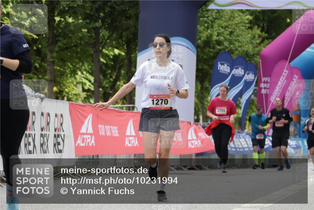 06.09.2026 - CURREX Alsterlauf Yannick Fuchs http://msf.ph/oto/10231994 06.09.2026 12:00:58 Ziel 1270, 1317, 4802 meine-sportfotos.de